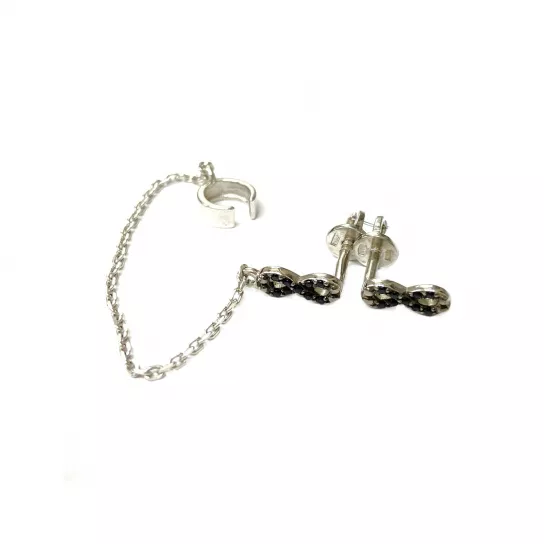 Непарные серьги с фианитом из серебра