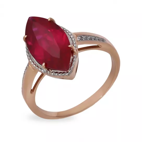 Кольцо с корундом из золота